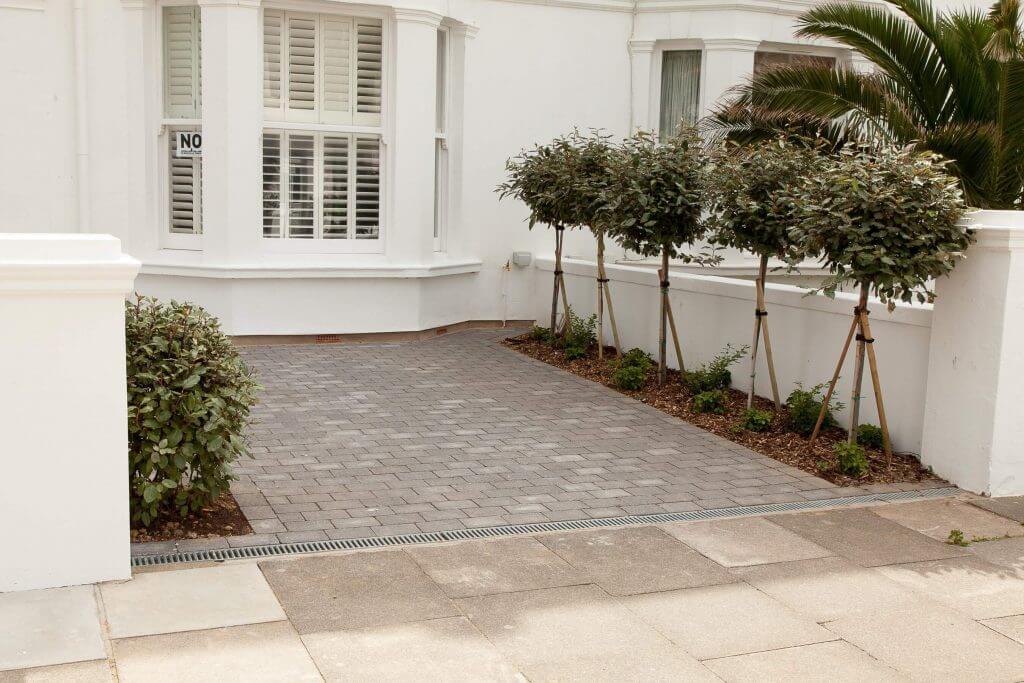 grey permeable paving drive